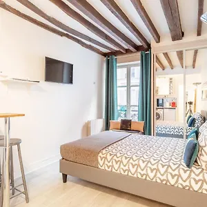 Ternes Cozy Apartment